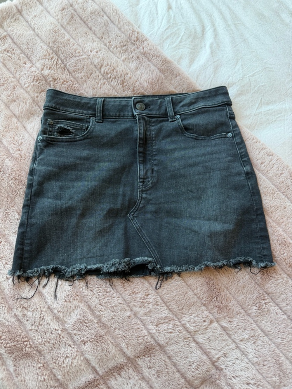 American Eagle Next Level Stretch Black Frayed Hem Denim Mini Skirt - Size 12